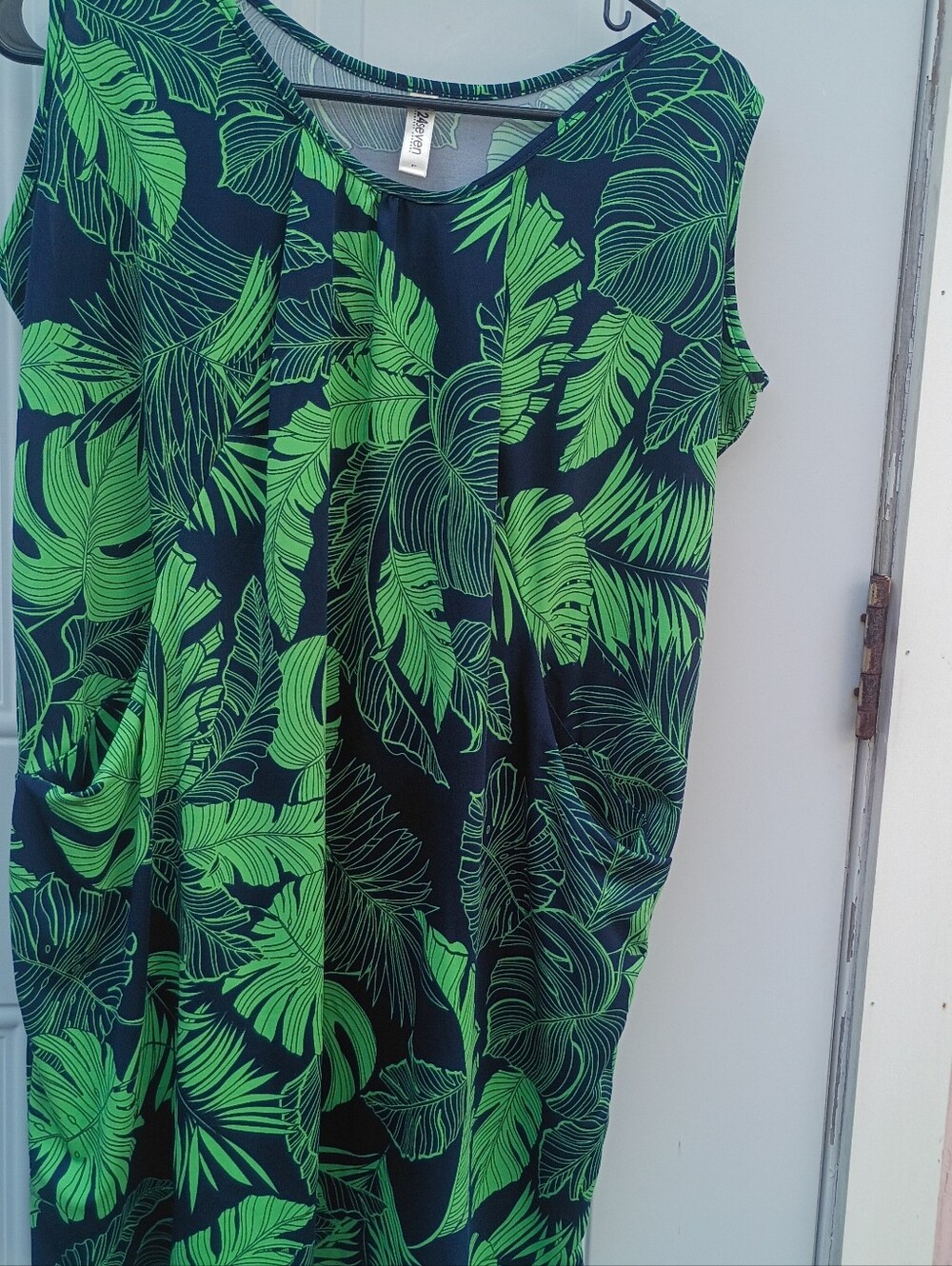 Green Leaf Print Sleeveless Top/ Dress